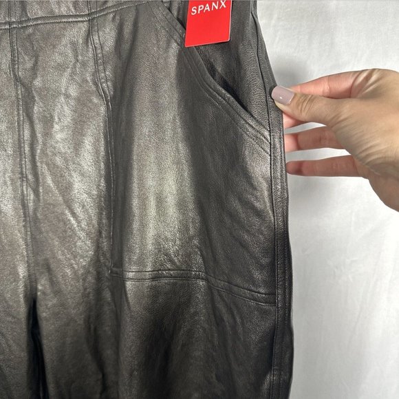 NEW $168 Spanx [ PLUS 2X ] Faux Leather Jogger Pants‎ in Black - Picture 10 of 14